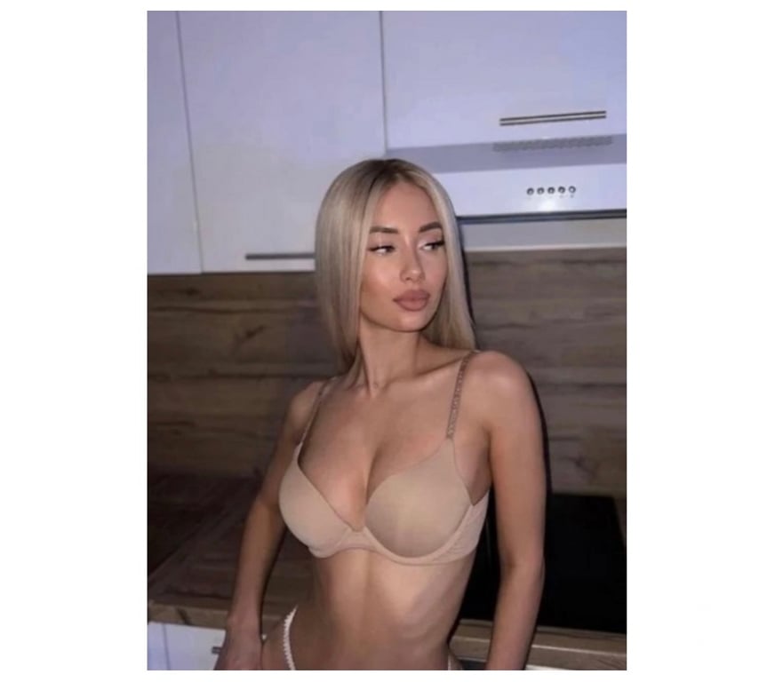 🥂🔞Party💯 beautiful petite blonde‼️❤️